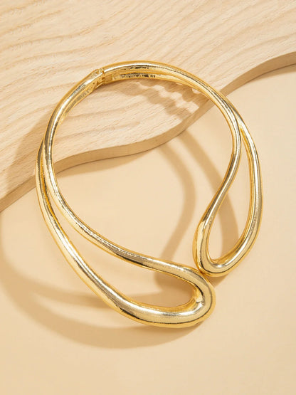 Exaggerated Geometric Hollow Choker