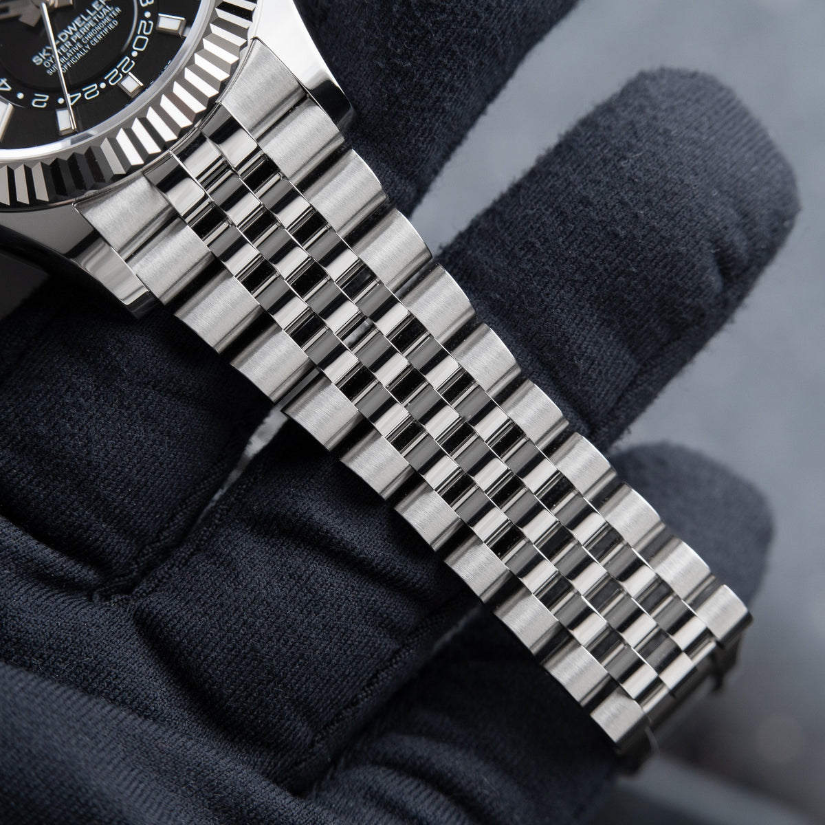 Rolex Sky-Dweller Bright black Dial 336934 Jubilee