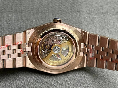 Rolex Land-Dweller 40 mm Everose gold (2025)
